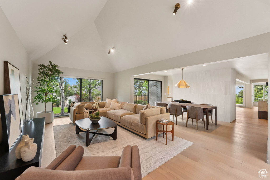 2655 E HIAWATHA CIR Salt Lake City, UT 84108