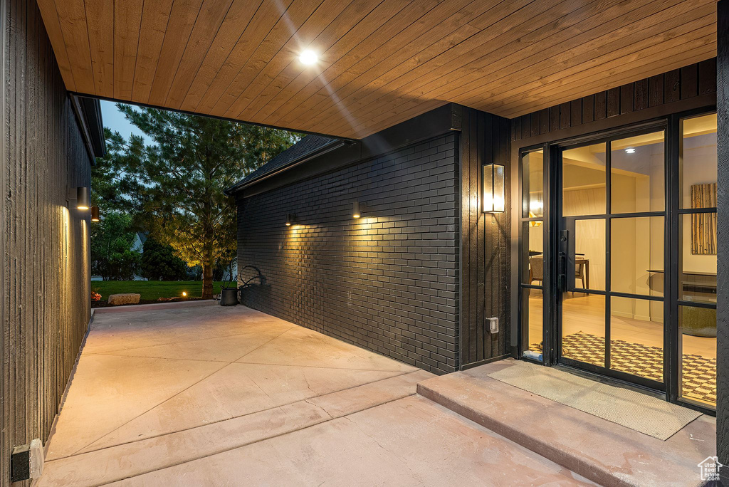 2655 E HIAWATHA CIR Salt Lake City, UT 84108