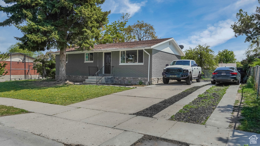 Photo 2 for MLS #2087553 at 1951 W 7125 South