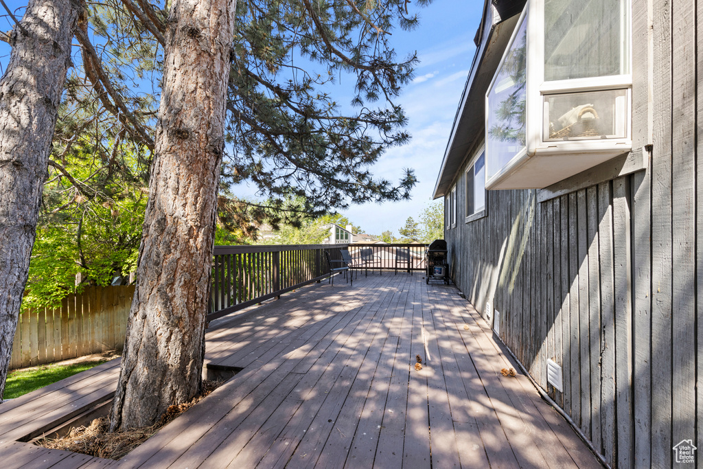 Deck featuring area for grilling