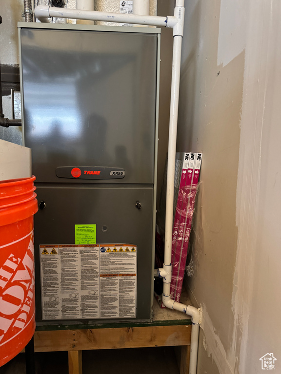 Utilities with heating unit