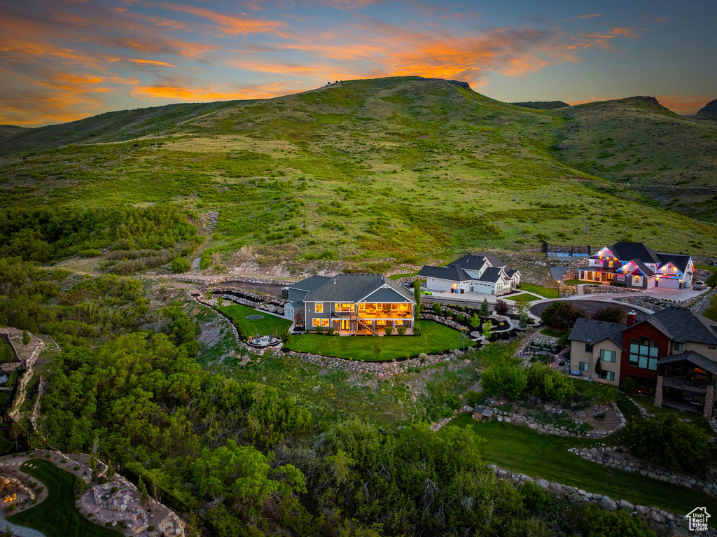 Aerial overview of property\\\'s location featuring a mountainous background