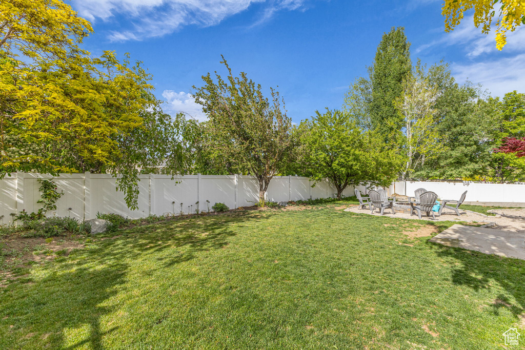 View of yard featuring a patio area