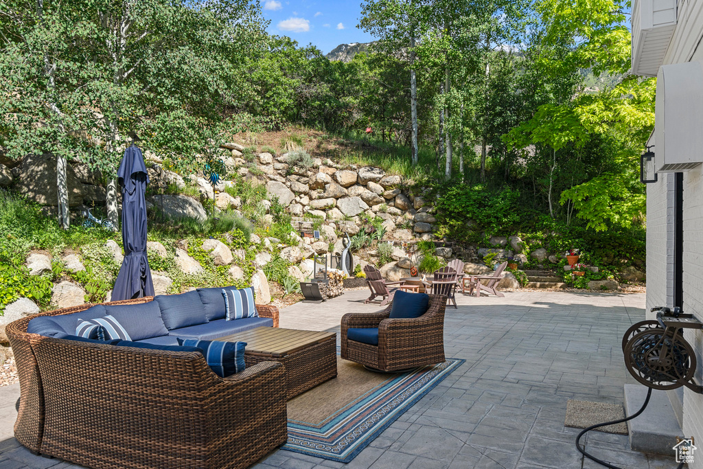 View of patio / terrace featuring an outdoor living space