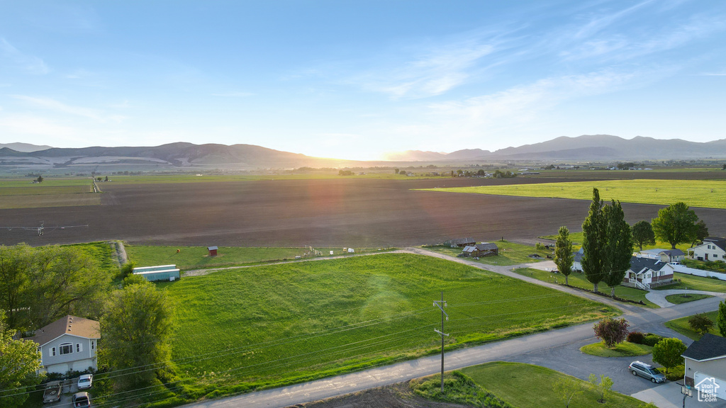 Overview of rural landscape with a mountainous background