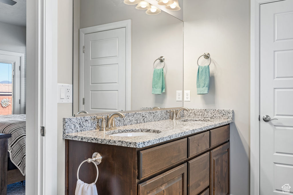 Ensuite bathroom with double vanity