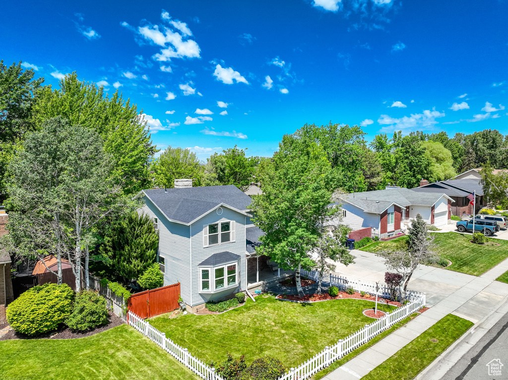 Aerial view of property and surrounding area