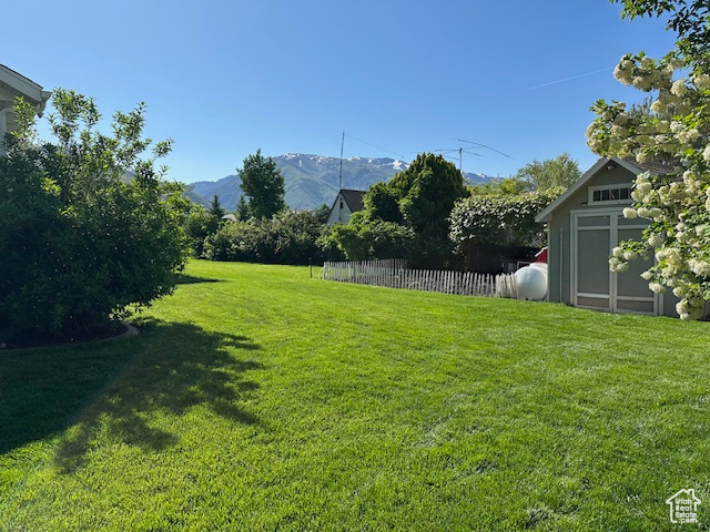 View of yard featuring a mountain view