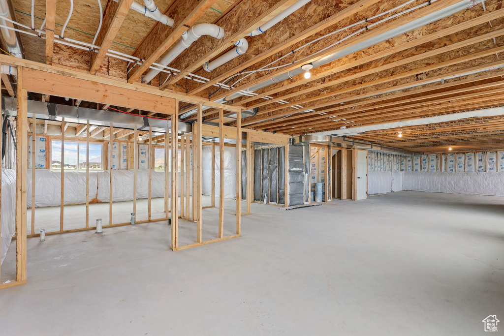 2409 W 3000 N Farr West, UT 84404
