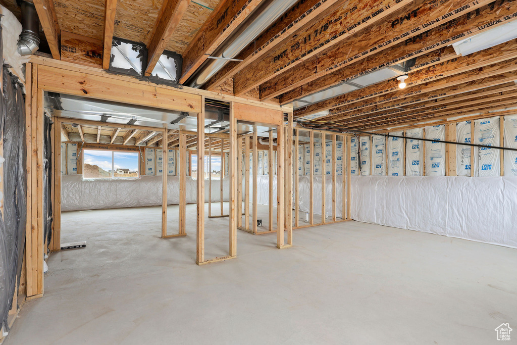 2409 W 3000 N Farr West, UT 84404