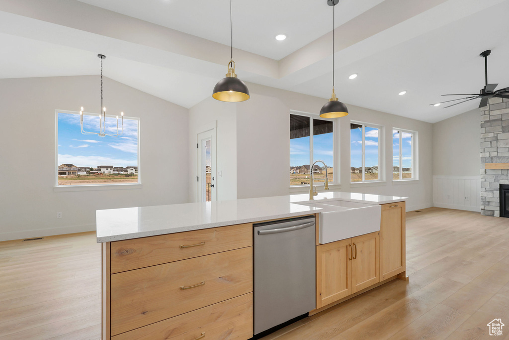 2409 W 3000 N Farr West, UT 84404