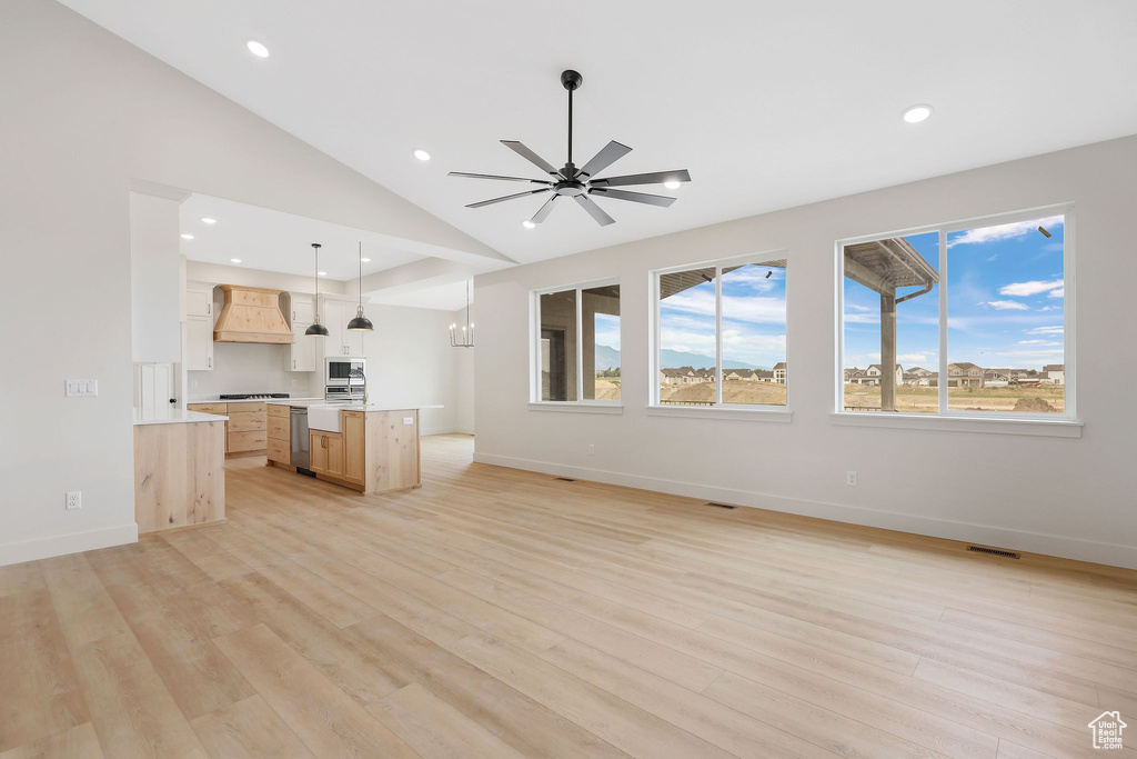2409 W 3000 N Farr West, UT 84404