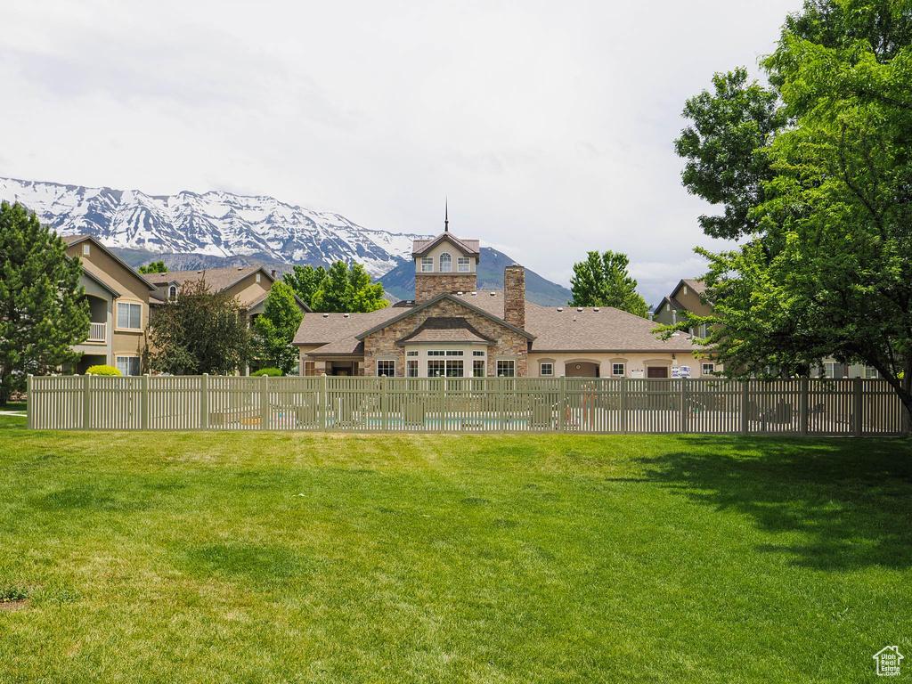 View of yard featuring a mountain view