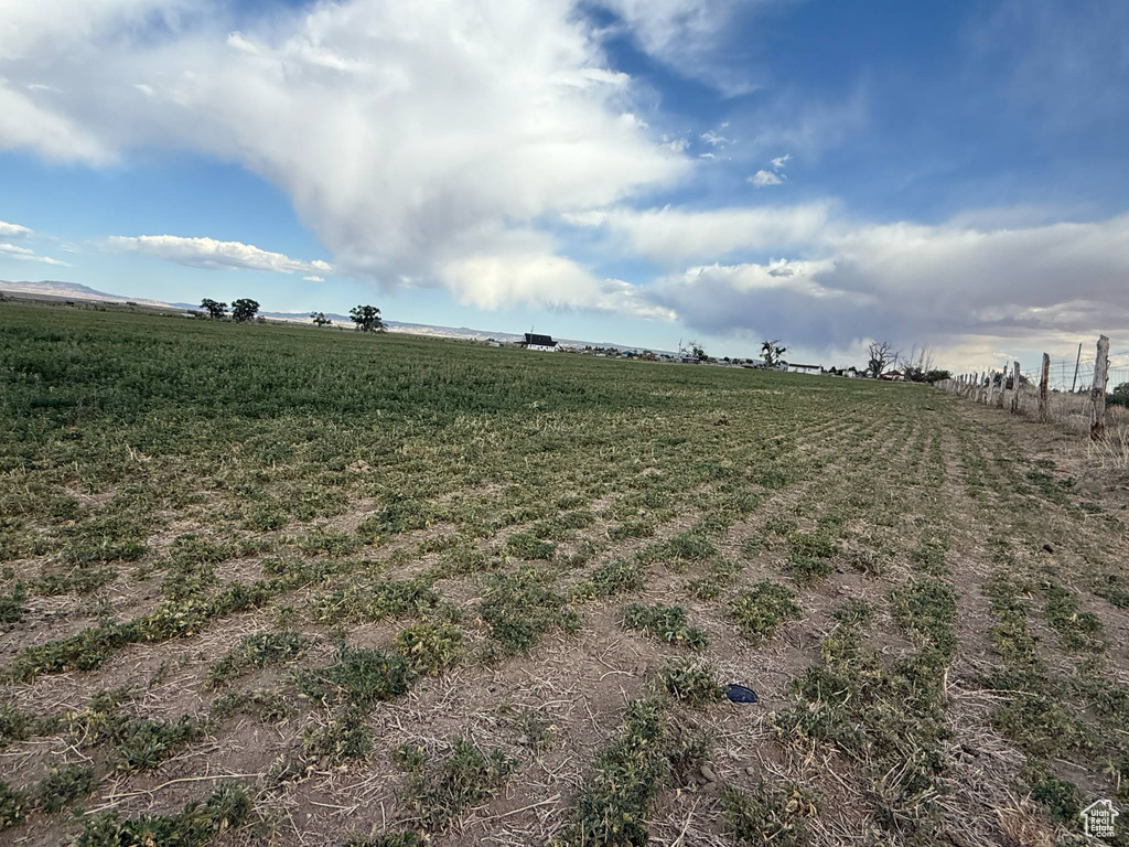 View of yard with a view of countryside