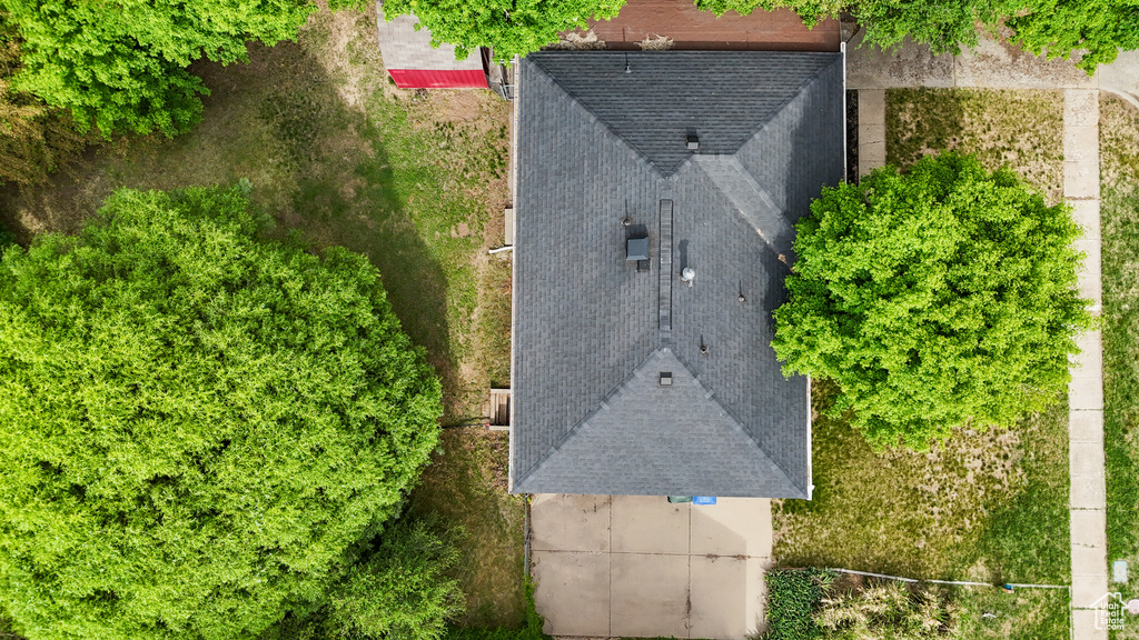 Aerial view of property and surrounding area