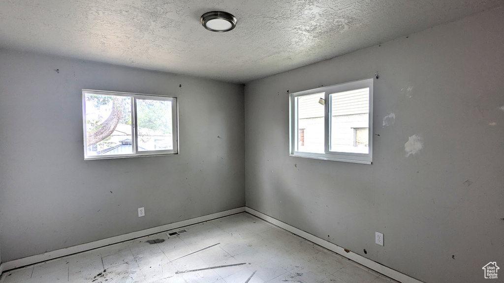 4650 W MILDRED ST Kearns, UT 84118