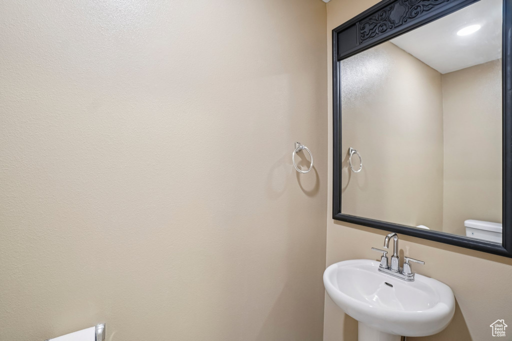 Bathroom with a sink