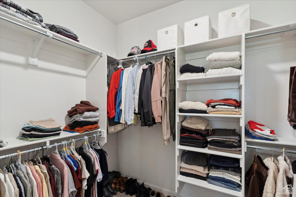 View of walk in closet
