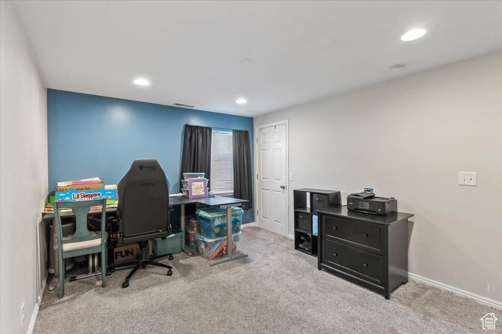 Home office with carpet floors, recessed lighting, and baseboards