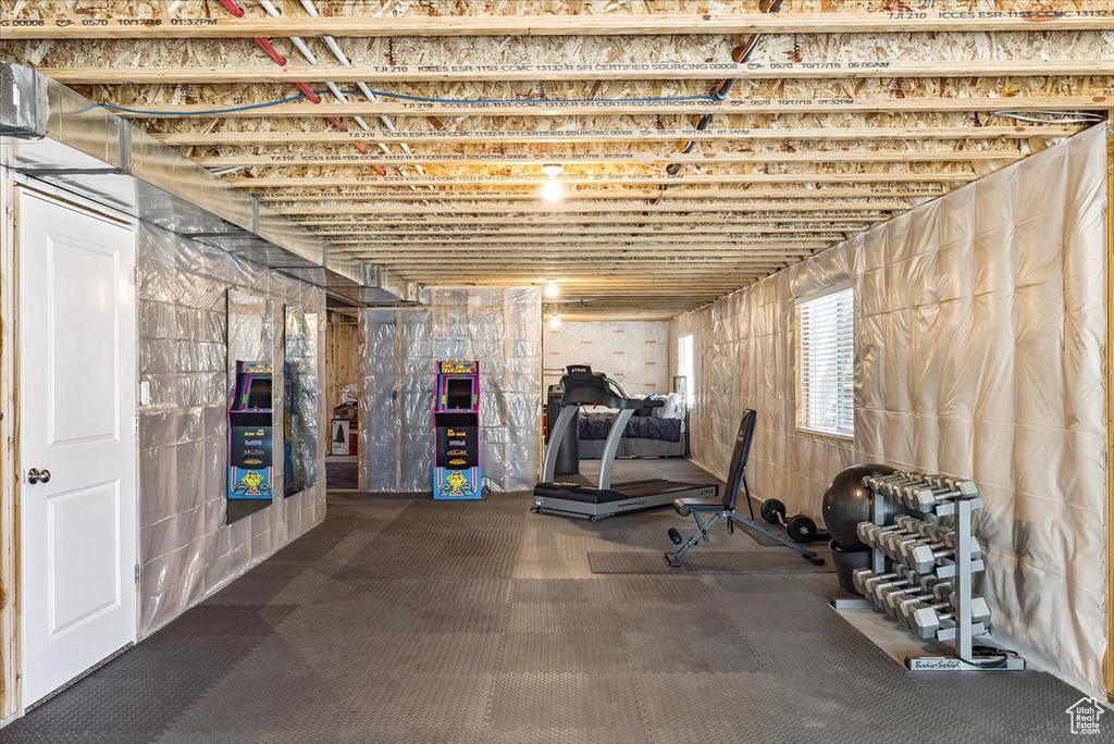 Exercise room featuring carpet floors