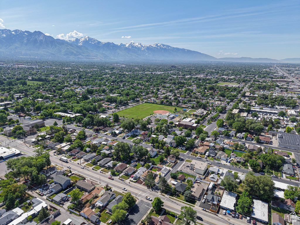 Aerial overview of property\\\\\\\'s location with mountains