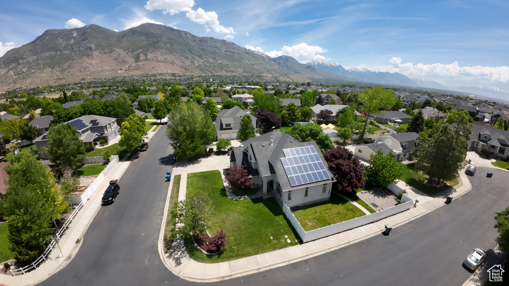View of property location featuring nearby suburban area and mountains
