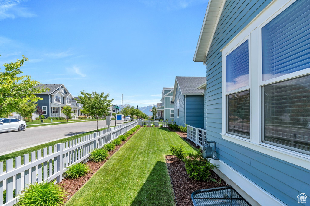 View of yard featuring a residential view