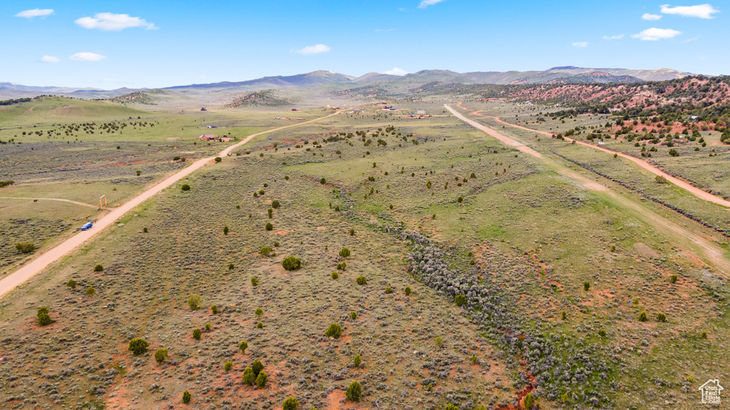 Aerial view of sparsely populated area with mountains