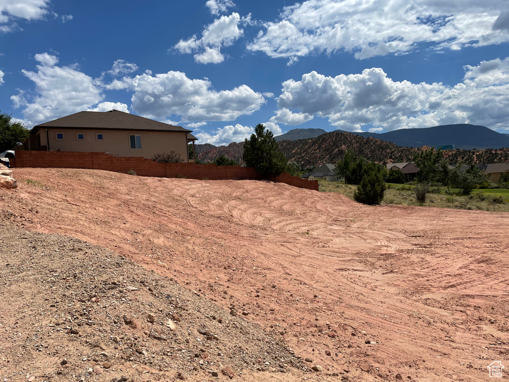 View of yard featuring a mountain view