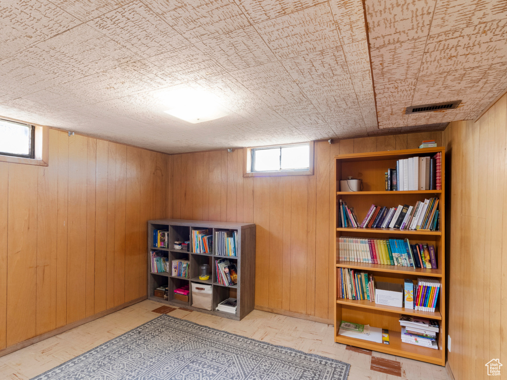 Sitting room with wooden walls