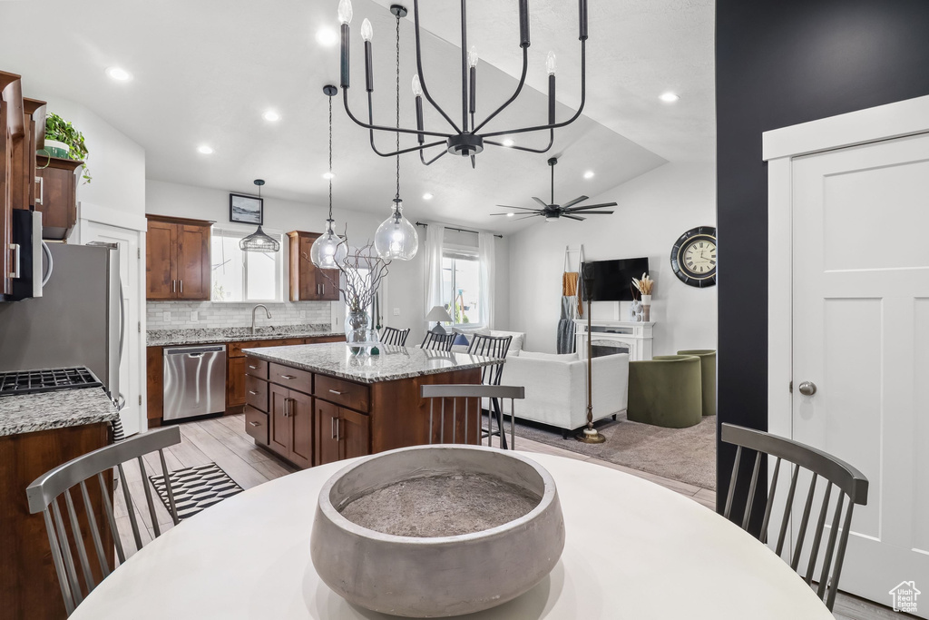 3790 LAKEVIEW DR North Ogden, UT 84414