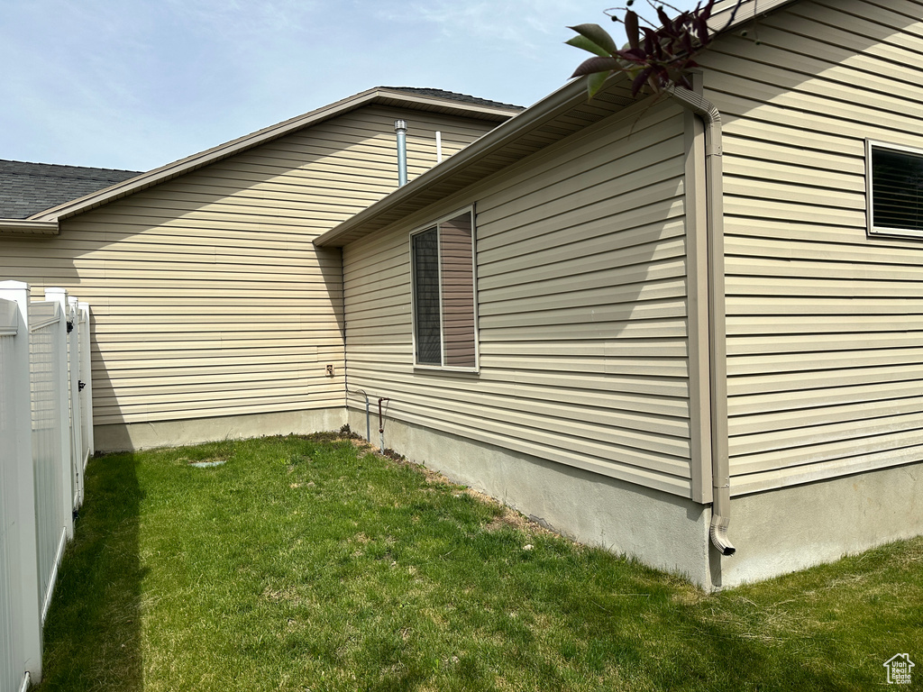 View of side of home