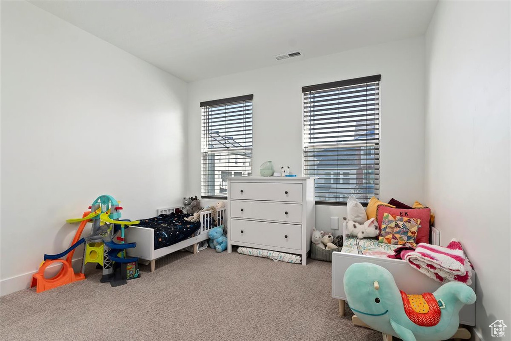 Game room with carpet
