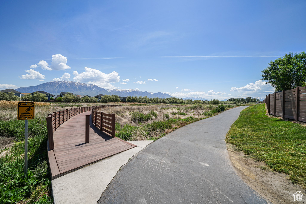 View of property\\\\\\\'s community with a mountain view