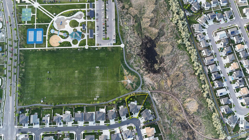 Aerial map of property and surrounding area