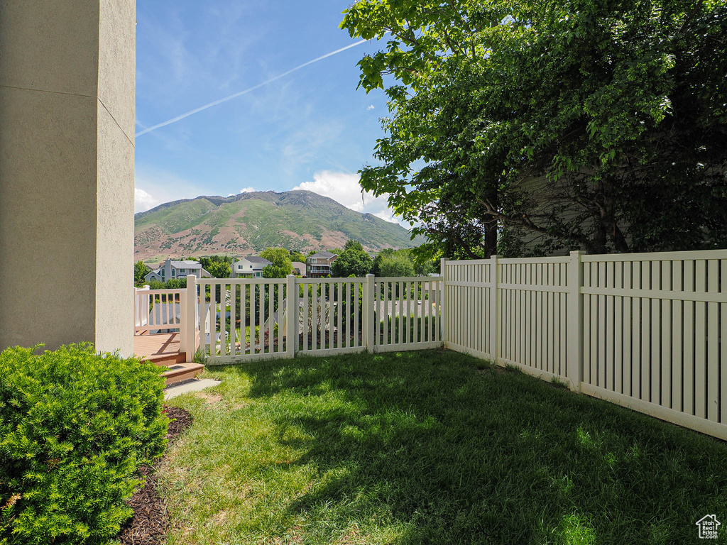 View of yard featuring a mountain view