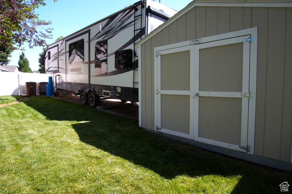 View of grassy yard