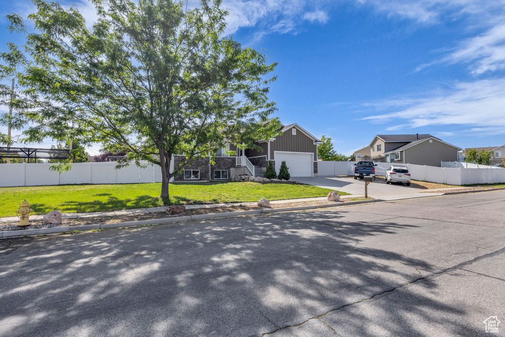 View of front of home with driveway