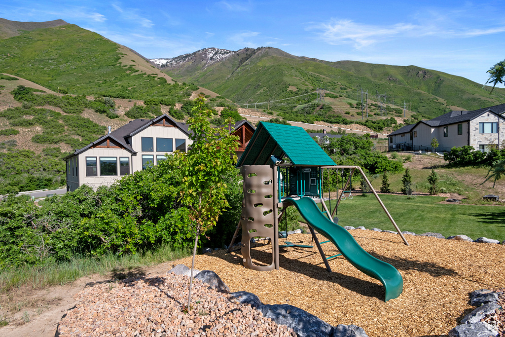 View of play area with a mountain view