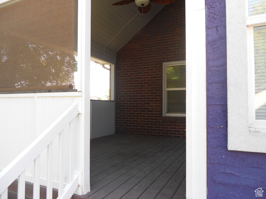 Deck featuring ceiling fan