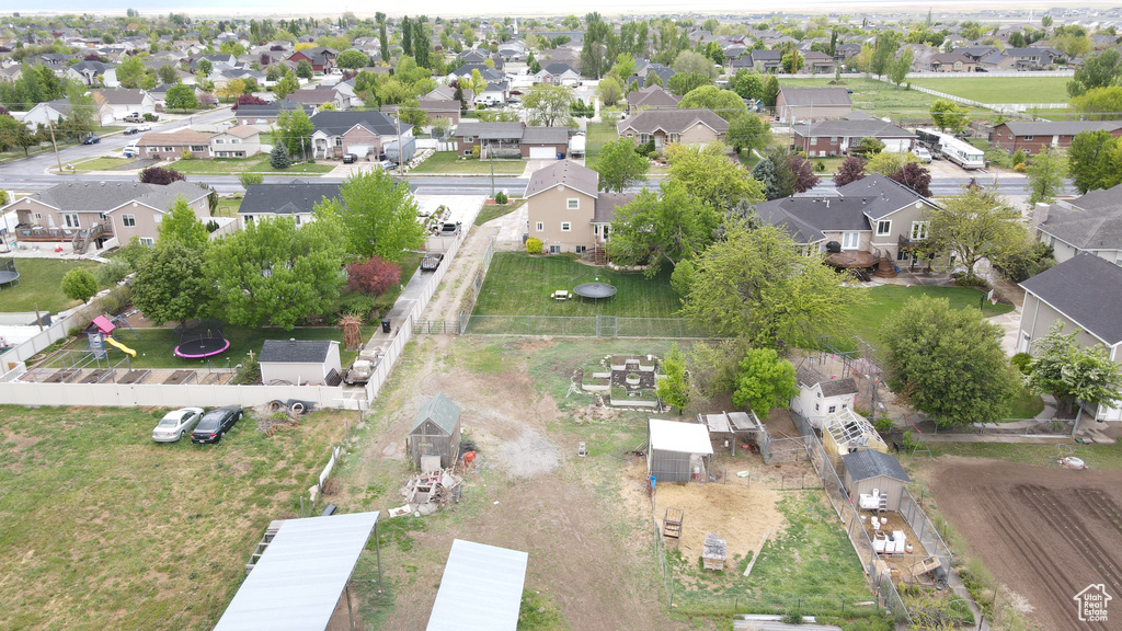 Aerial view of property\\\\\\\\\\\\\\\'s location featuring nearby suburban area