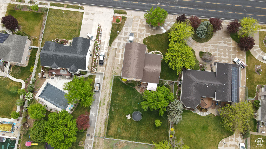 Aerial view of property and surrounding area