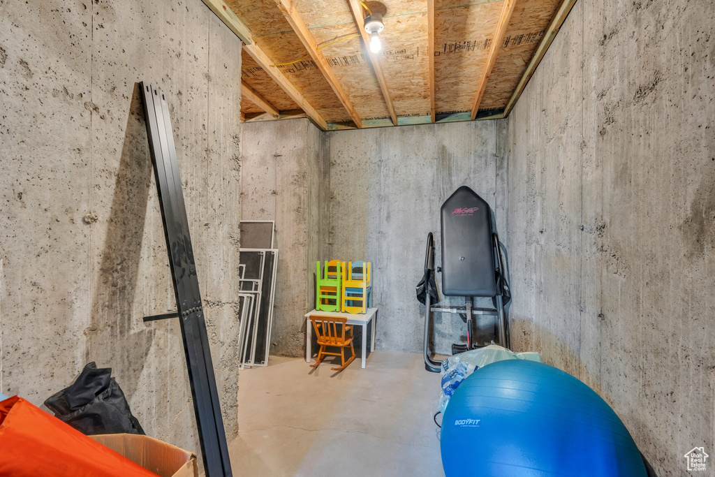 Miscellaneous room with concrete floors