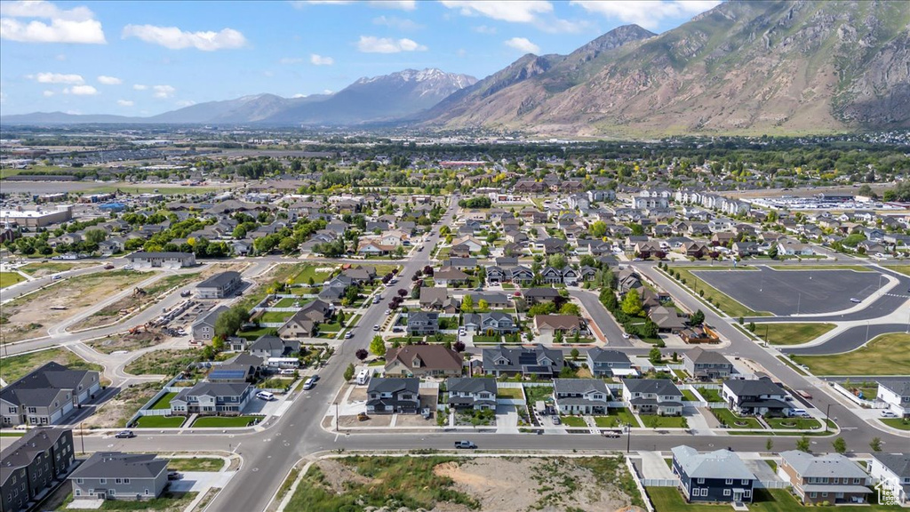 Aerial view of property\\\\\\\'s location featuring mountains and nearby suburban area