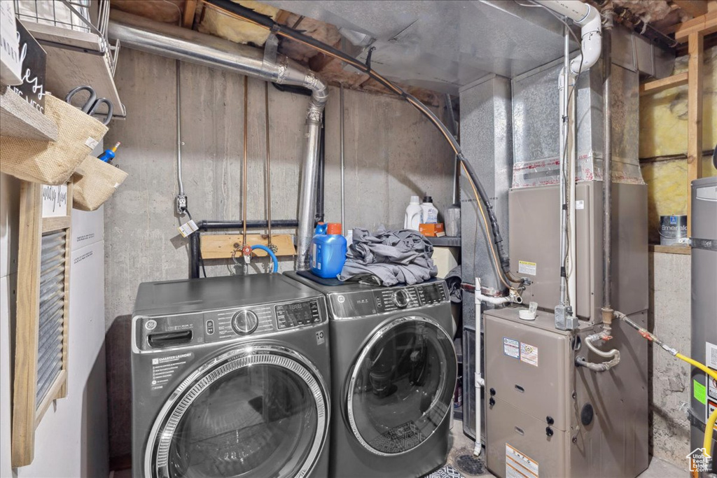 Laundry room with independent washer and dryer