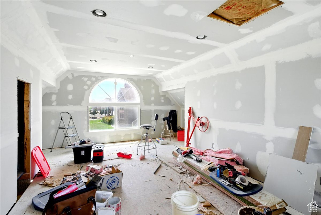 Rec room with vaulted ceiling