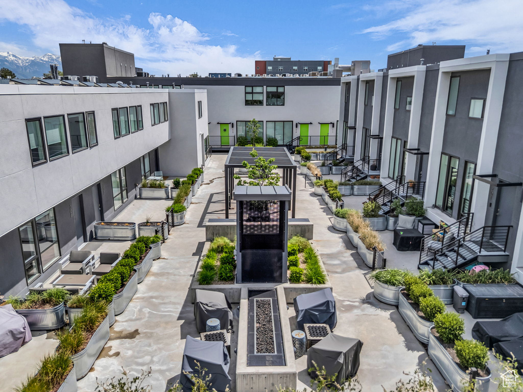 Surrounding community with a fire pit