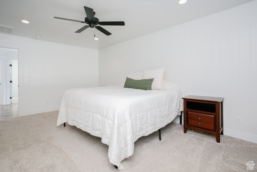 Bedroom with carpet flooring, recessed lighting, and ceiling fan