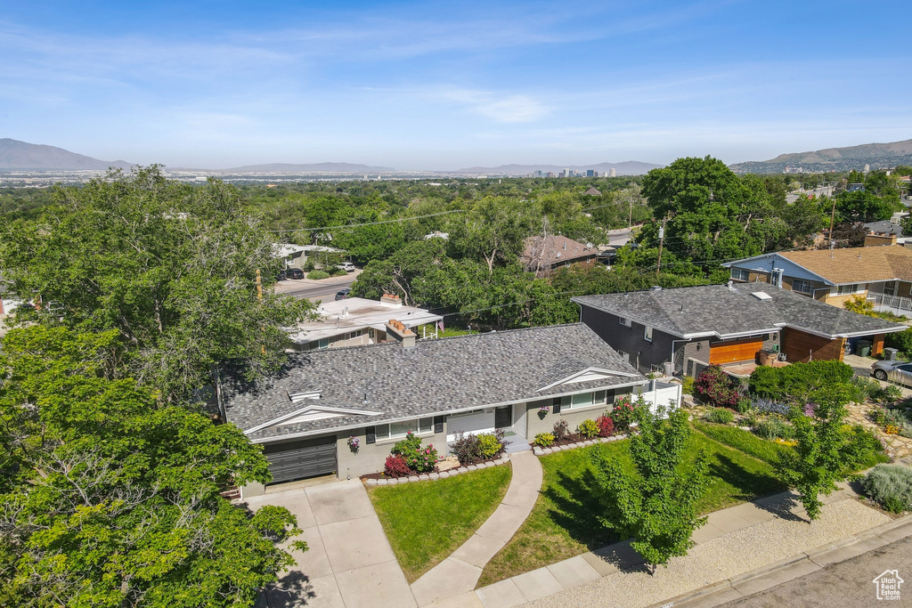 View from above of property featuring a mountain backdrop