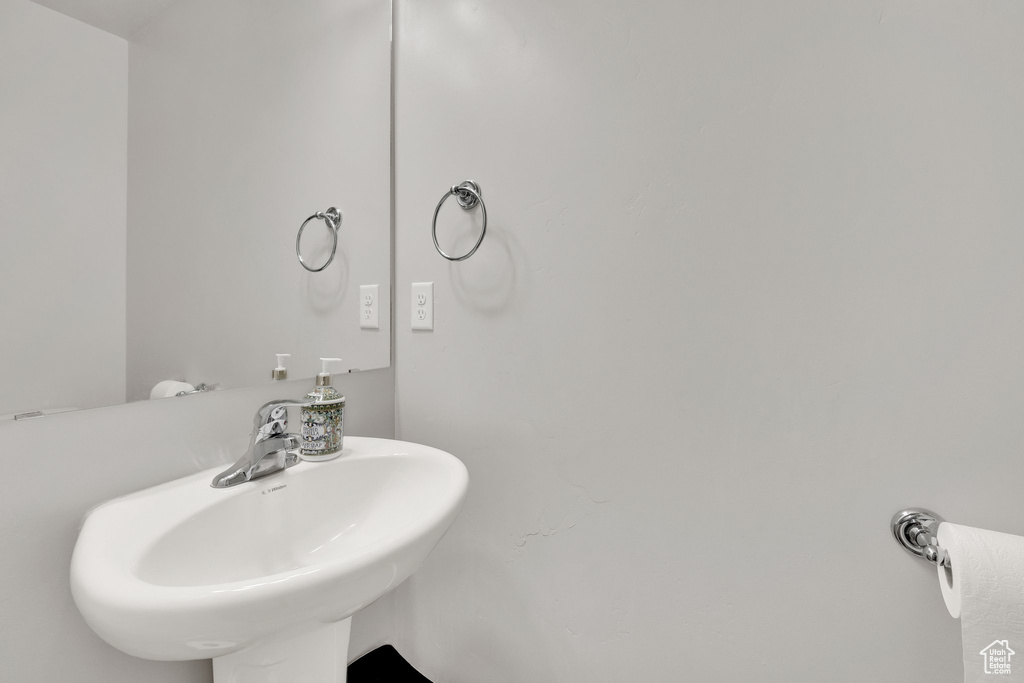 Bathroom featuring a sink